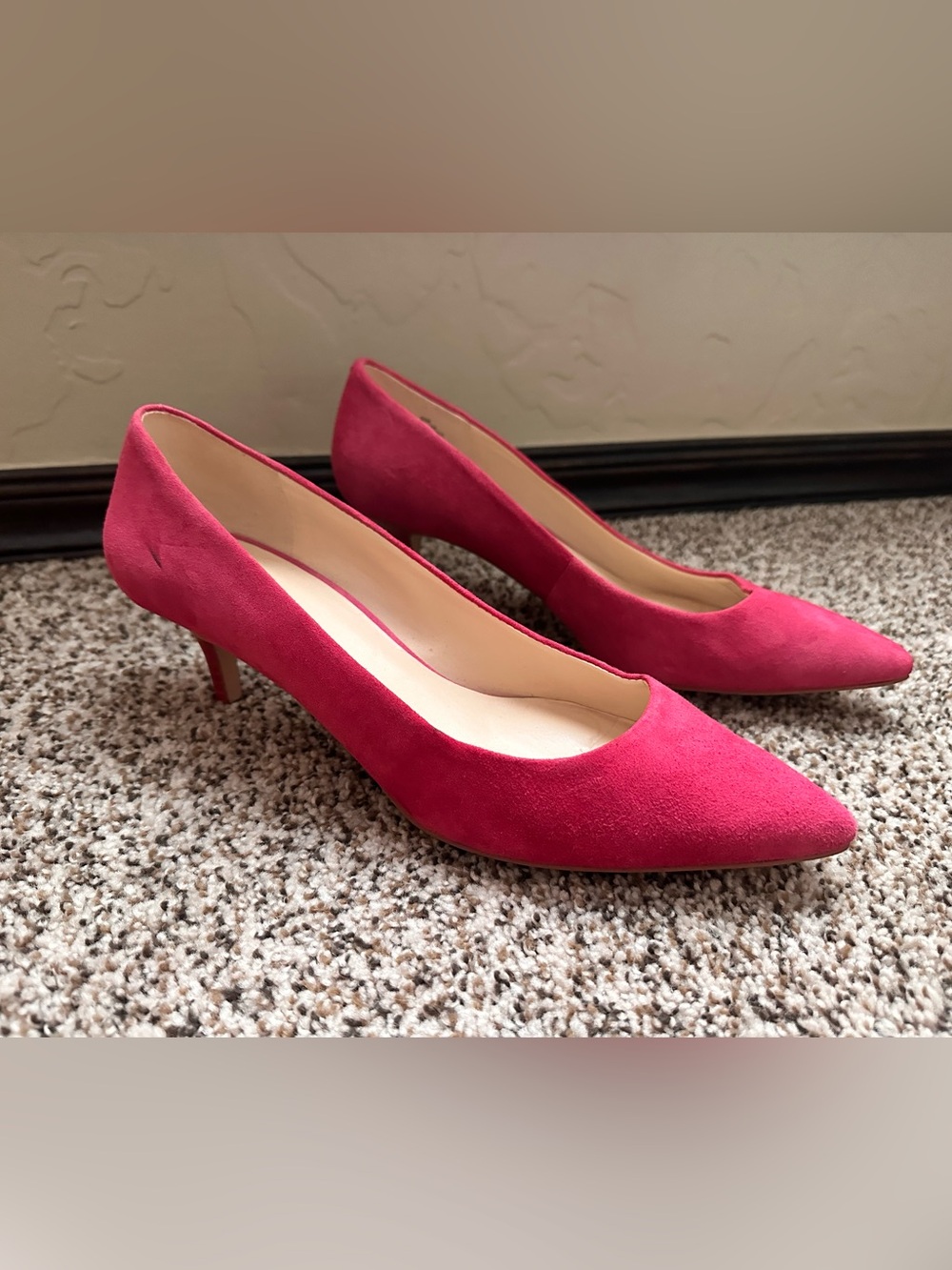 Nine West Hot Pink Xeena Suede Pointed Toe Pumps 9.5 Kitten Heel